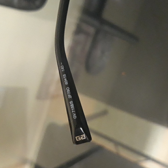 Givenchy Sunglasses Unisex - Picture 4 of 10